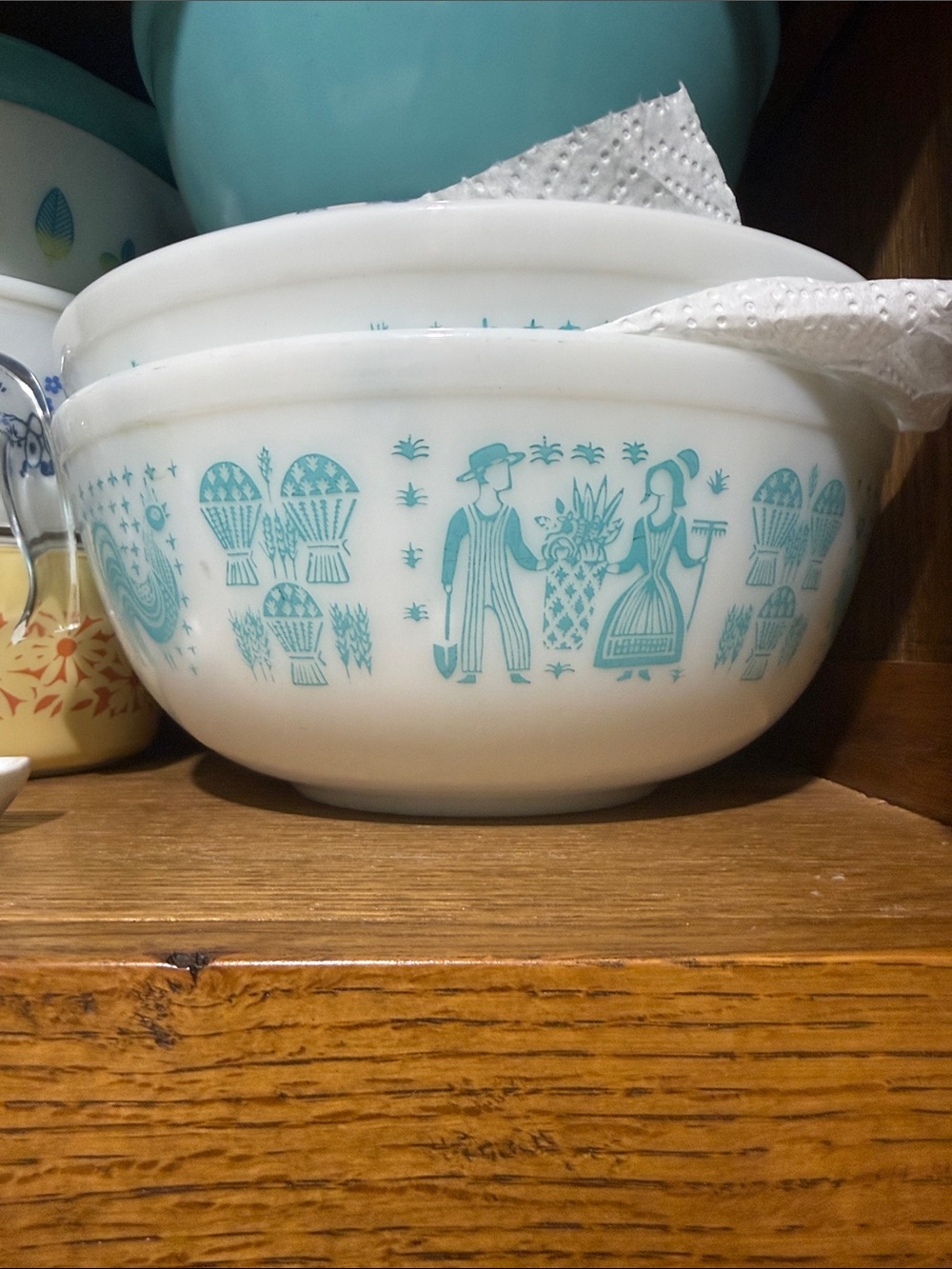Rare PYREX 404 Amish butterprint mixing bowl